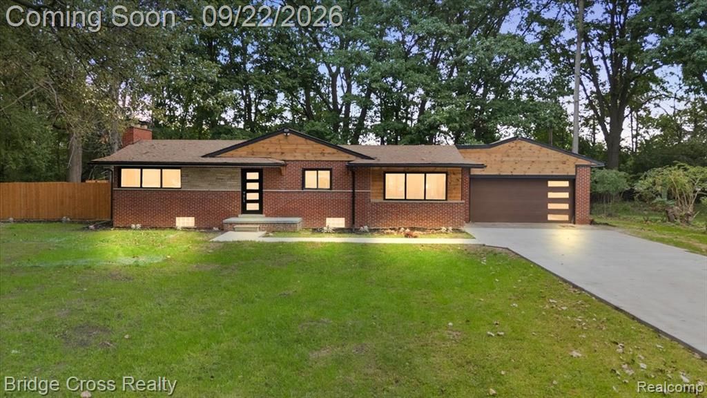 25240 Muerland Road, Southfield, MI 48033