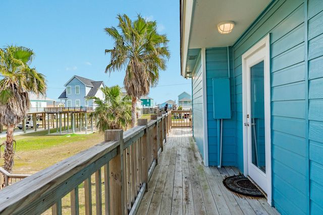 13006 Coronado Drive, Freeport, TX 77541