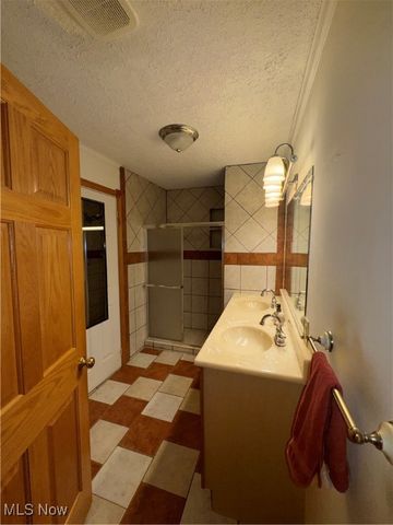 2547 Winding Road, Parkersburg, WV 26104