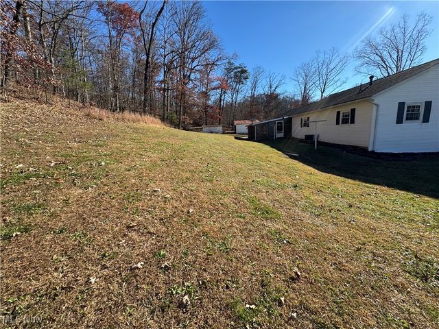 2547 Winding Road, Parkersburg, WV 26104