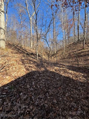 2547 Winding Road, Parkersburg, WV 26104