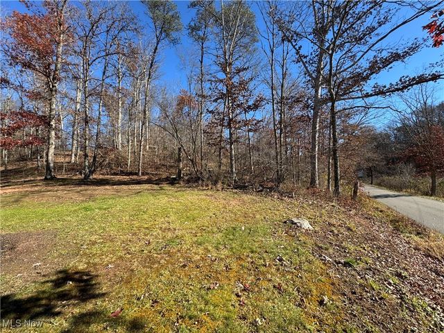 2547 Winding Road, Parkersburg, WV 26104