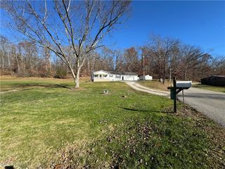 2547 Winding Road, Parkersburg, WV 26104
