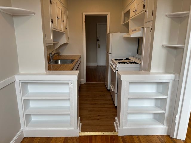 24 Concord Ave 414, Cambridge, MA 02138
