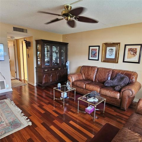 802 BRANDY WINE DRIVE, Largo, FL 33771