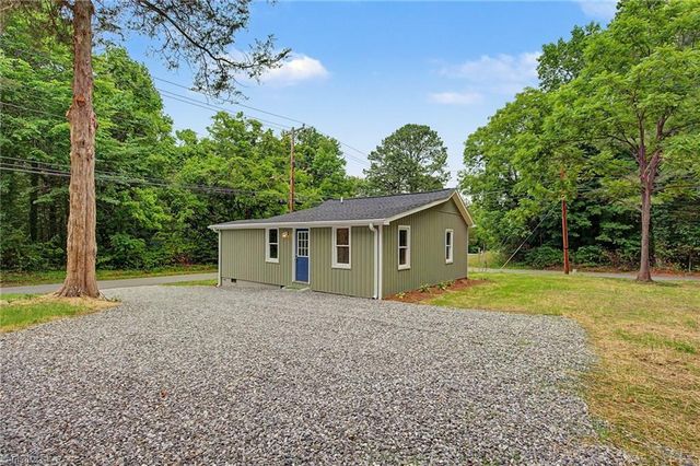 300 E Cedar Street, Yadkinville, NC 27055