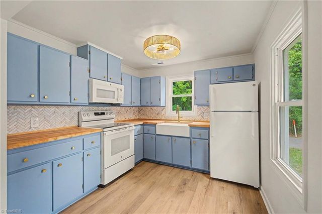 300 E Cedar Street, Yadkinville, NC 27055