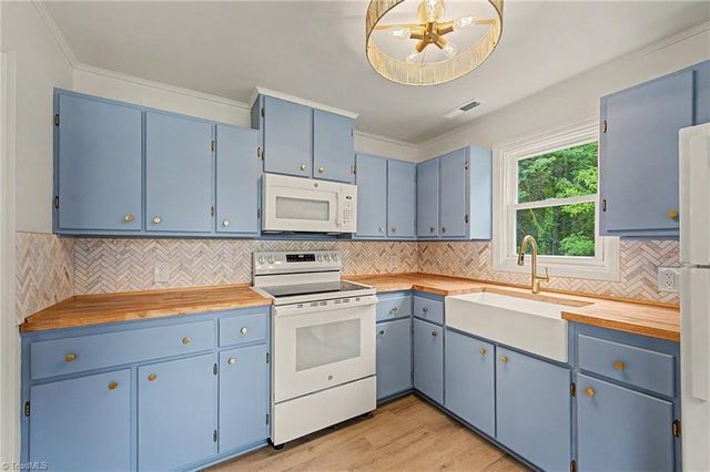 300 E Cedar Street, Yadkinville, NC 27055