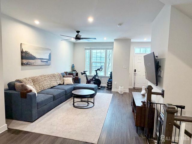 1207 English Lane 1207, Parlin, NJ 08859