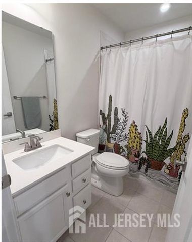 1207 English Lane 1207, Parlin, NJ 08859