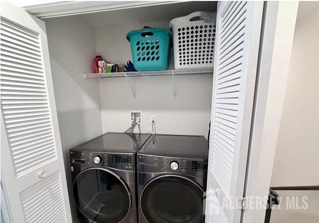 1207 English Lane 1207, Parlin, NJ 08859