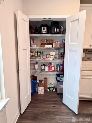 1207 English Lane 1207, Parlin, NJ 08859