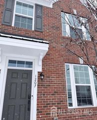 1207 English Lane 1207, Parlin, NJ 08859