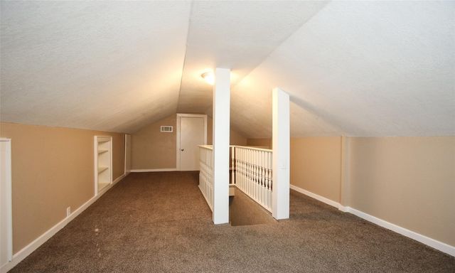 811 10th Avenue N, Texas City, TX 77590