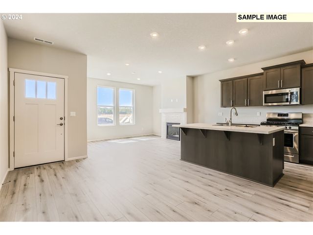 630 Nichols Ln. H493, Woodburn, OR 97071