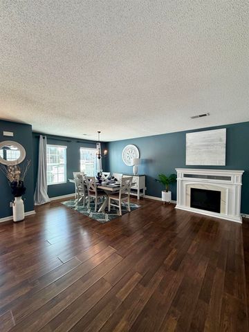 9926 CHARIDEN DR, Cordova, TN 38016