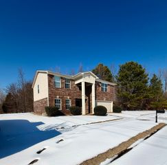 9926 CHARIDEN DR, Cordova, TN 38016