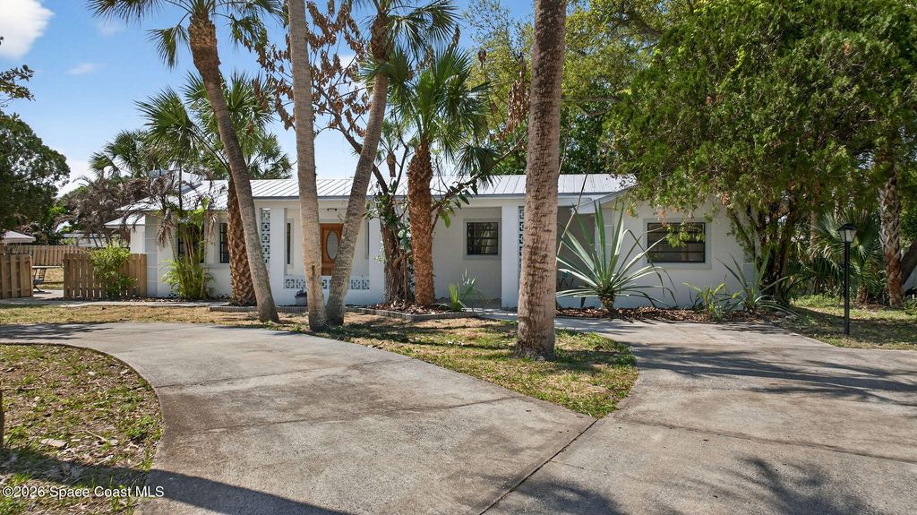 7486 Livingstone Lane, Melbourne, FL 32904