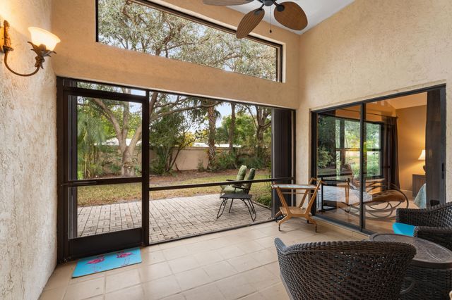 2802 SW Mariposa Circle, Palm City, FL 34990