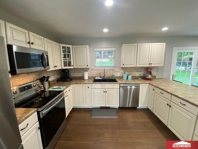 1511 Platinum Drive, Crescent, IA 51526