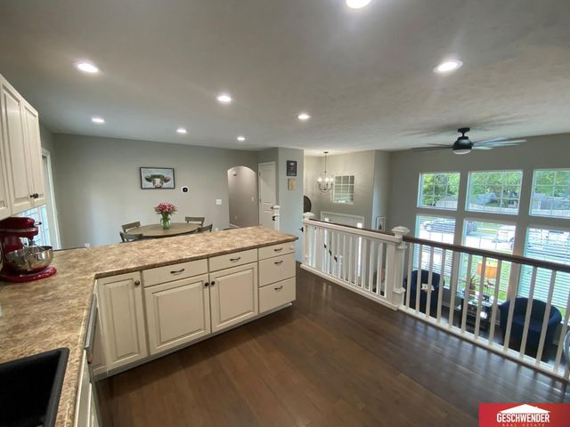 1511 Platinum Drive, Crescent, IA 51526