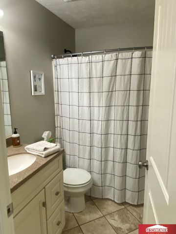 1511 Platinum Drive, Crescent, IA 51526