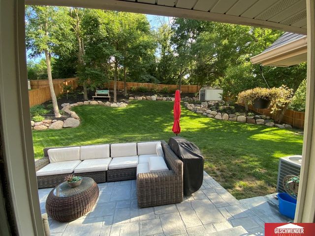 1511 Platinum Drive, Crescent, IA 51526