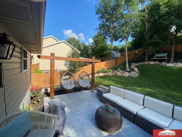 1511 Platinum Drive, Crescent, IA 51526