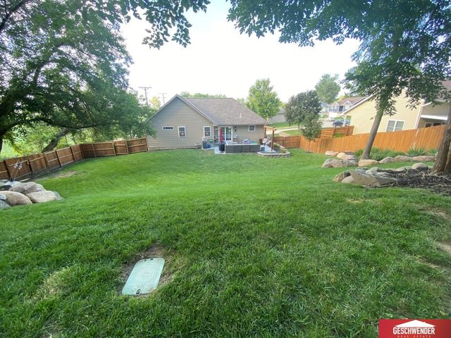 1511 Platinum Drive, Crescent, IA 51526