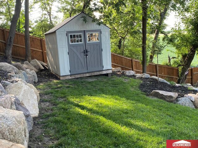 1511 Platinum Drive, Crescent, IA 51526