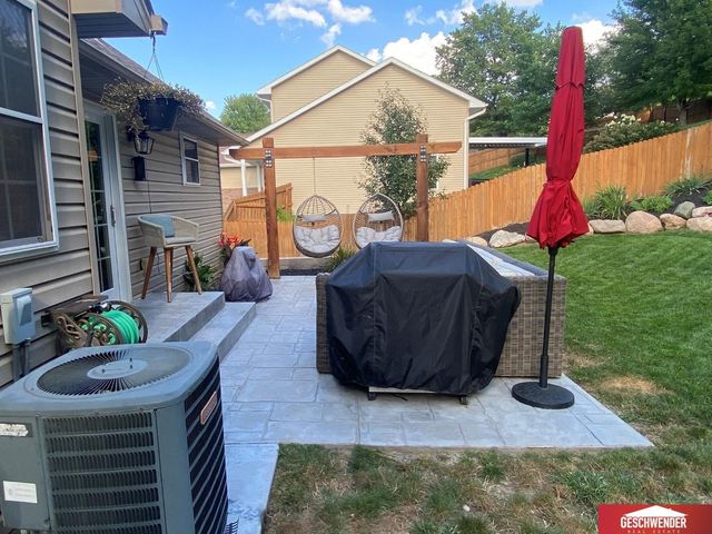 1511 Platinum Drive, Crescent, IA 51526