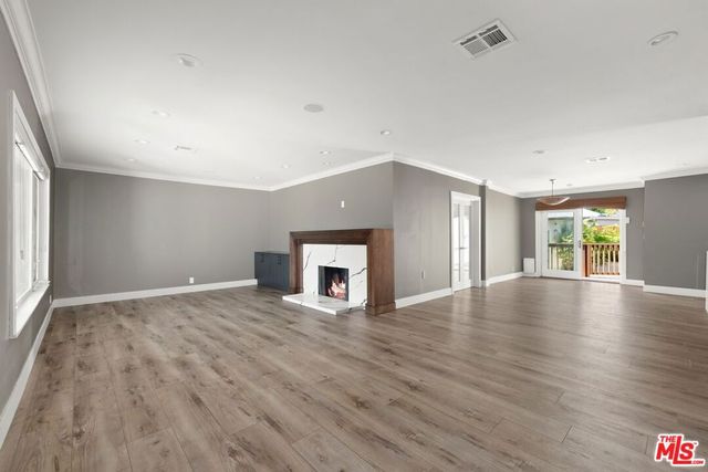 2011 Stearns Drive, Los Angeles, CA 90034