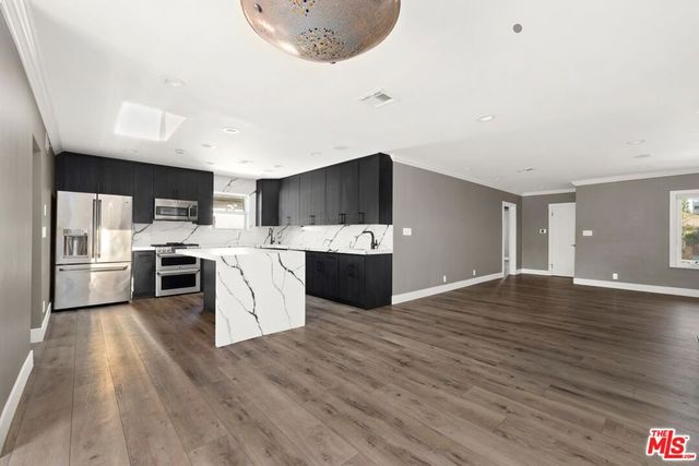 2011 Stearns Drive, Los Angeles, CA 90034