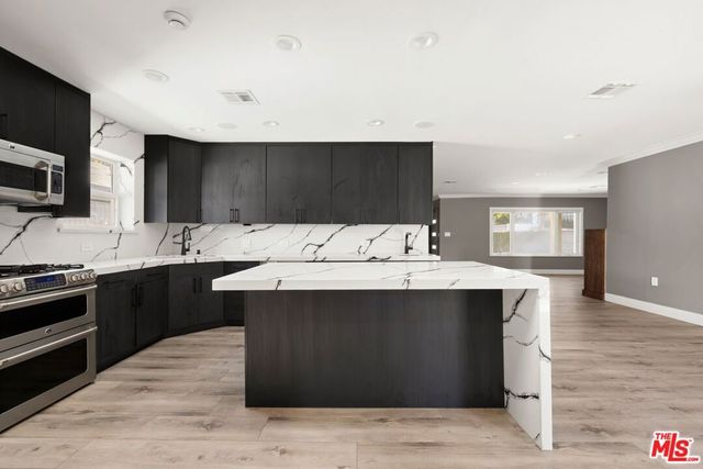 2011 Stearns Drive, Los Angeles, CA 90034