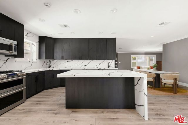 2011 Stearns Drive, Los Angeles, CA 90034