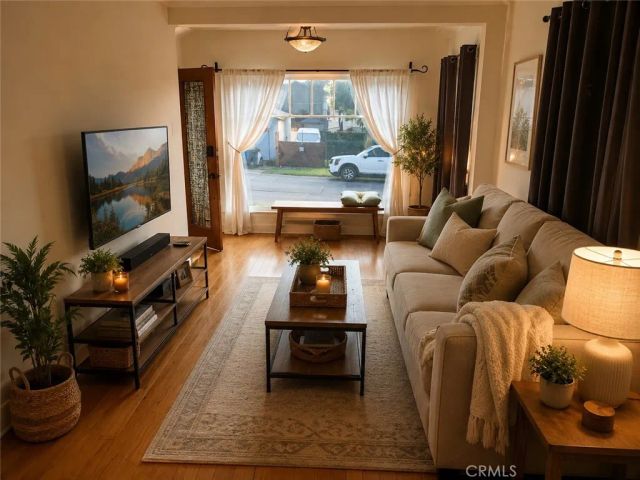 5509 Eaton, Los Angeles, CA 90042