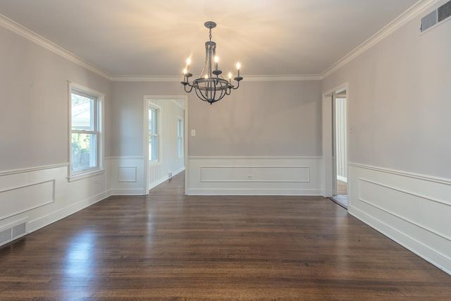 500 COLONIAL RD, Memphis, TN 38117