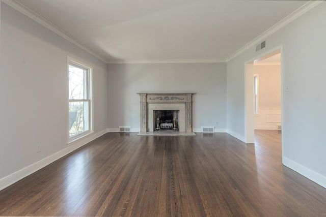 500 COLONIAL RD, Memphis, TN 38117