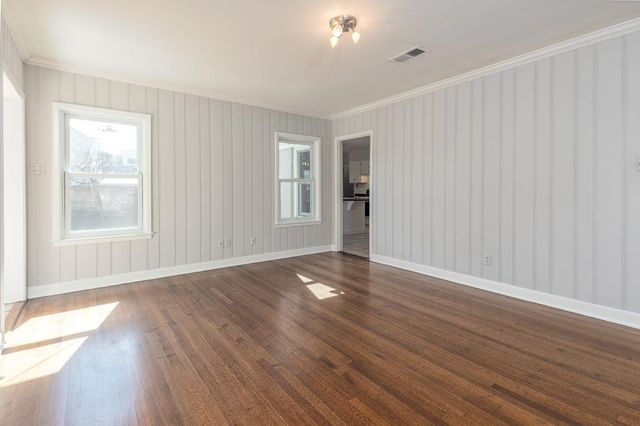 500 COLONIAL RD, Memphis, TN 38117