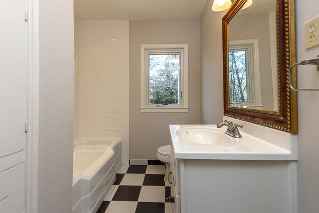 500 COLONIAL RD, Memphis, TN 38117