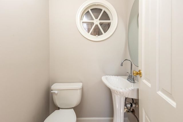 500 COLONIAL RD, Memphis, TN 38117