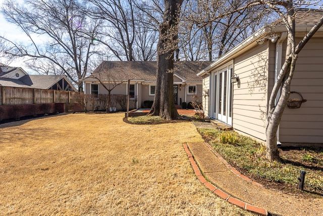 500 COLONIAL RD, Memphis, TN 38117