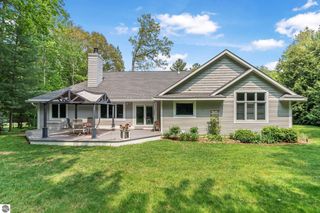 9111 Settlers Cove, Traverse City, MI 49685