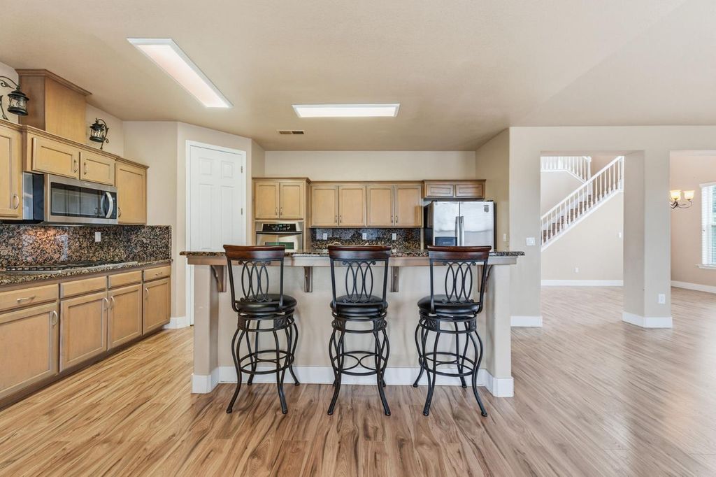 Image 19 of property listing at 745 E Esraelian Ave, Fowler, CA 93625