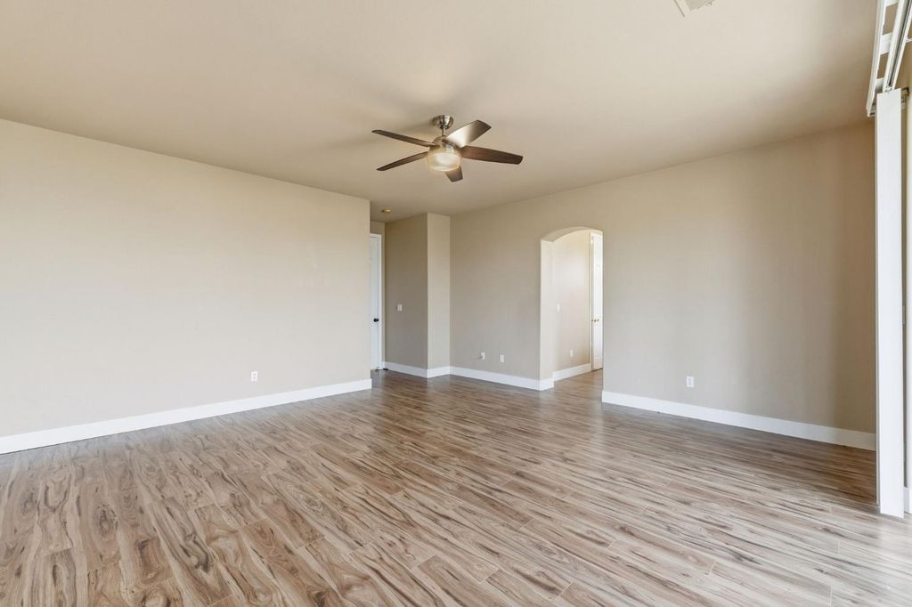 Image 34 of property listing at 745 E Esraelian Ave, Fowler, CA 93625