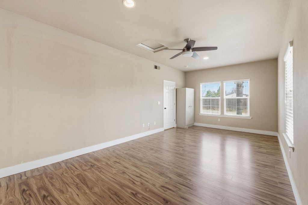 Image 38 of property listing at 745 E Esraelian Ave, Fowler, CA 93625