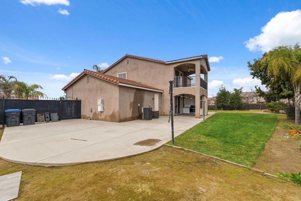 Image 44 of property listing at 745 E Esraelian Ave, Fowler, CA 93625