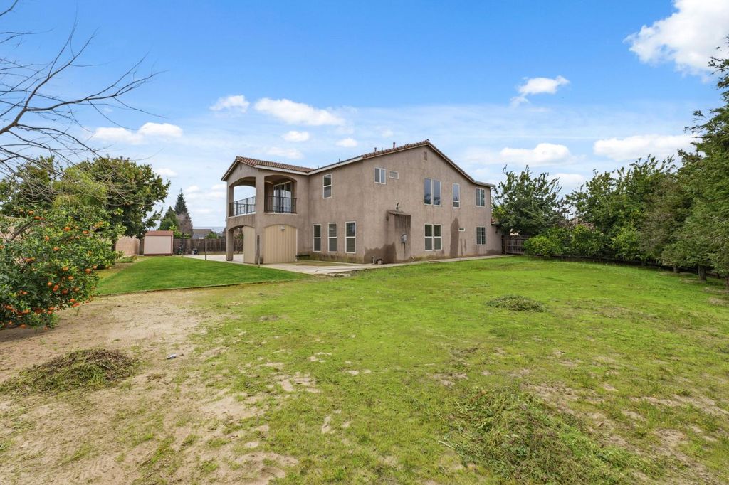 Image 45 of property listing at 745 E Esraelian Ave, Fowler, CA 93625