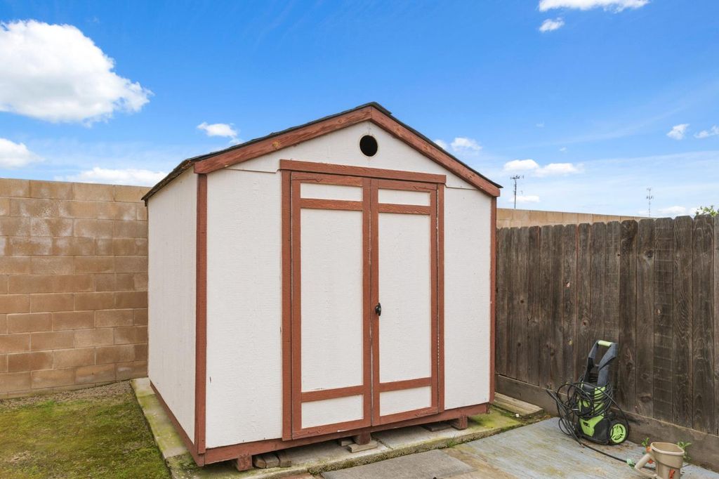 Image 46 of property listing at 745 E Esraelian Ave, Fowler, CA 93625