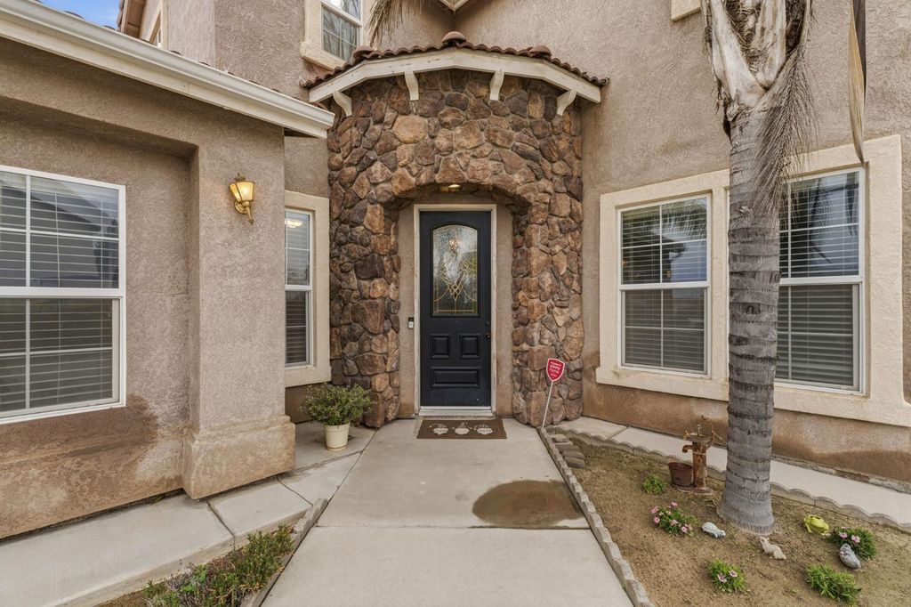 Image 6 of property listing at 745 E Esraelian Ave, Fowler, CA 93625